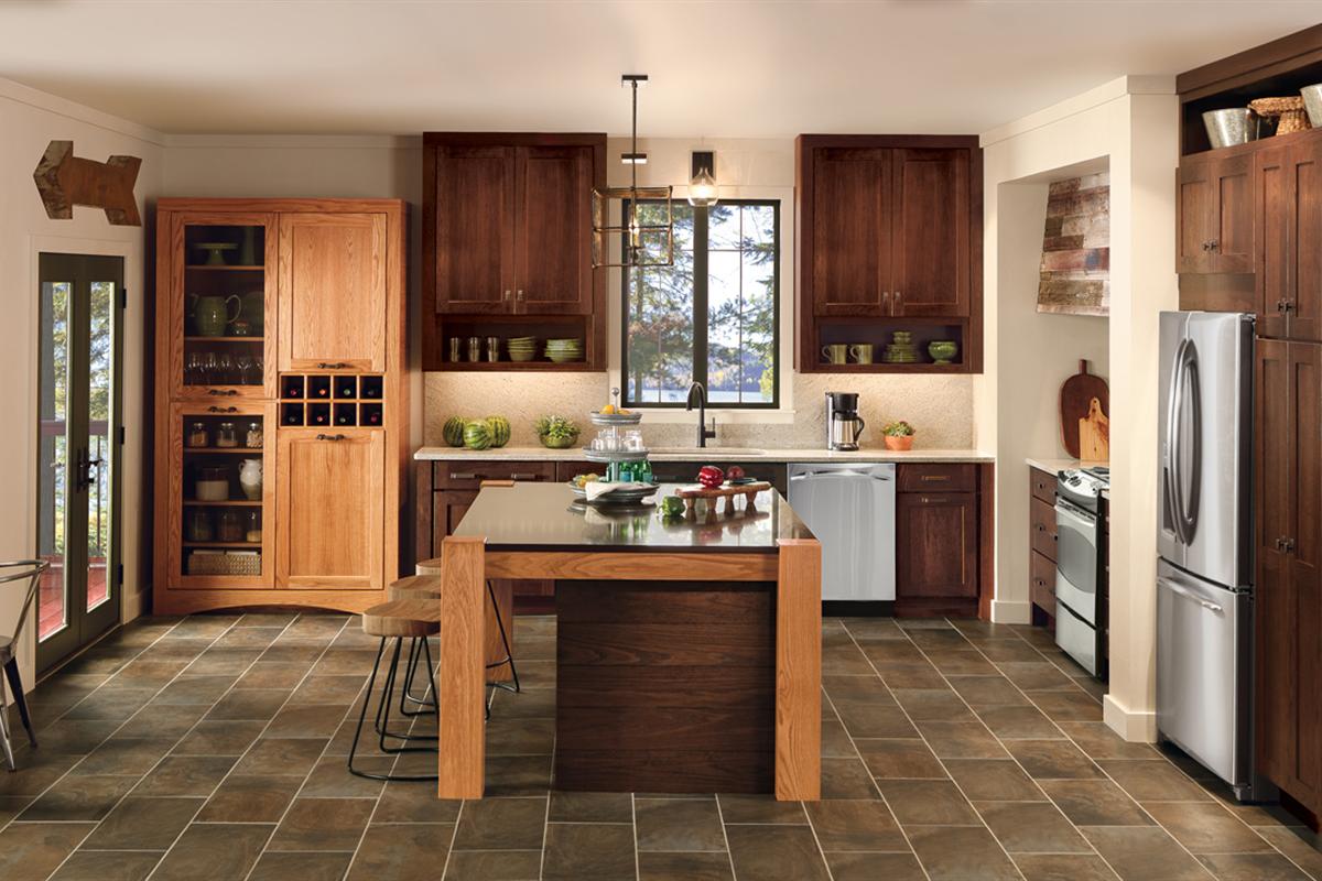 Merillat_Classic_Tolani_Oak_Kona_Amaretto_Kitchen_2